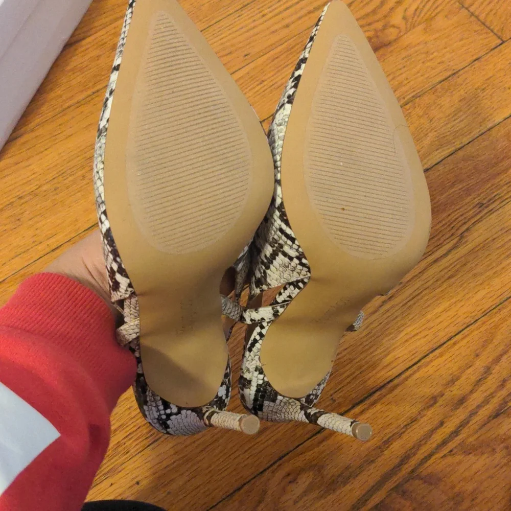 Brand New - Snake Skin Print Heels - 4.5 heels - Size 7